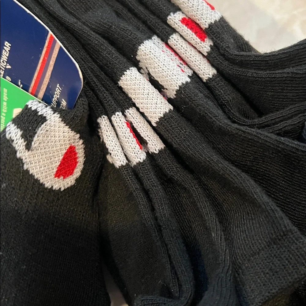 NWT 6pk Women’s no show champion logo socks sz5-9